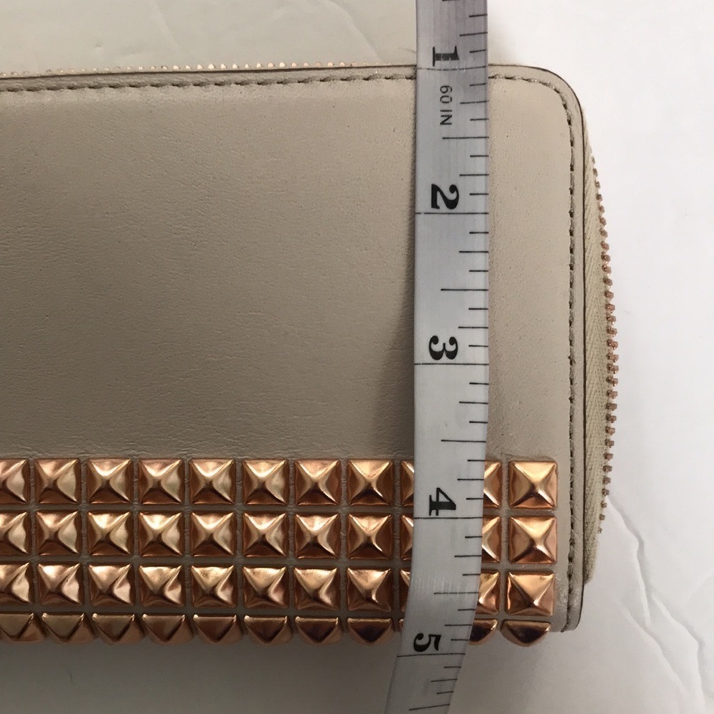 New COACH Parchment Studded Zip Around Wallet - Picture 5 of 6